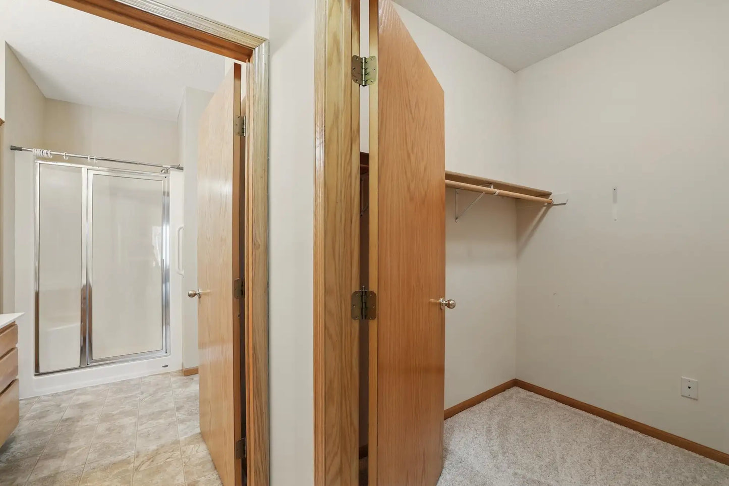 1191 Sterling Circle, Maplewood, MN 55119