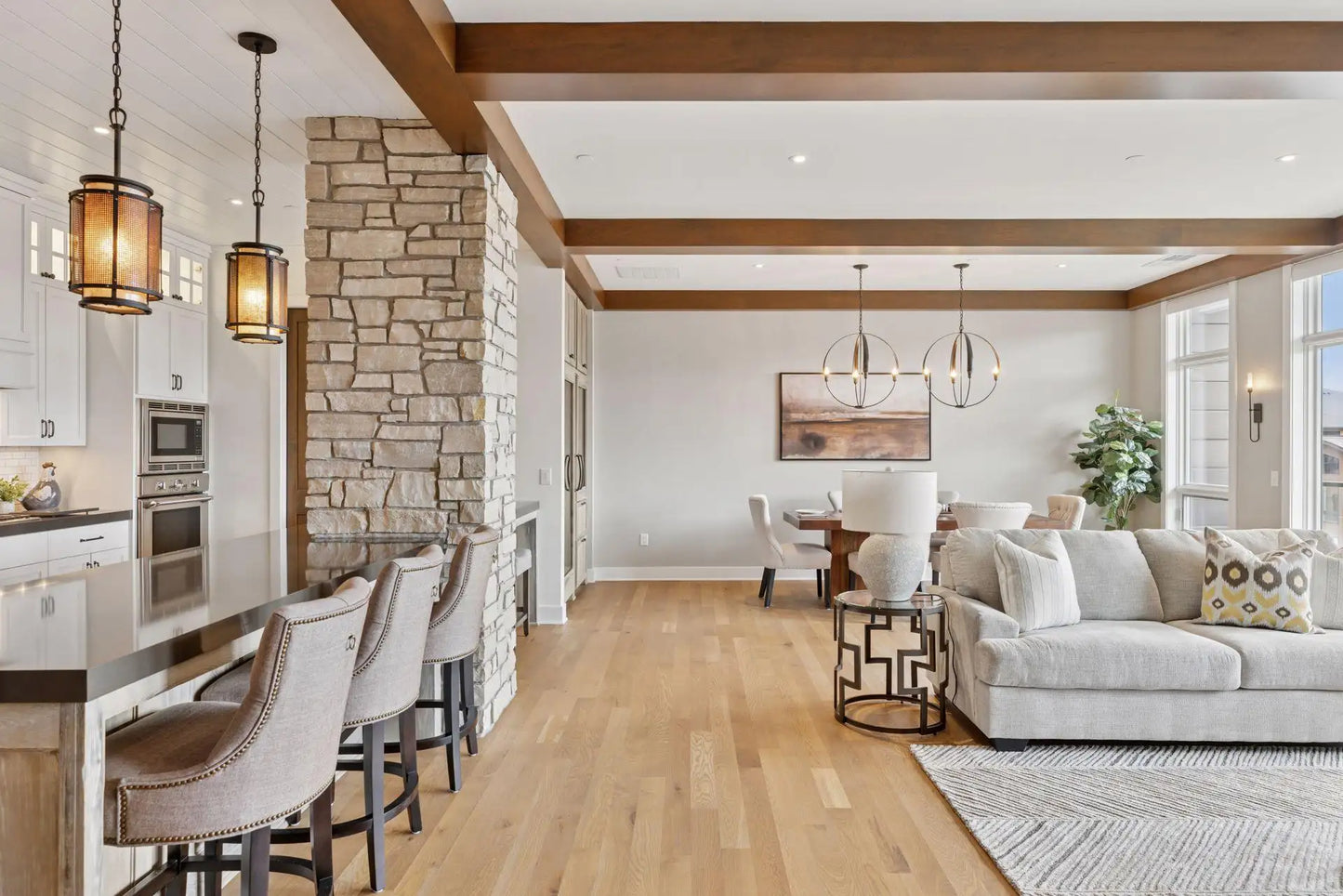 875 Lake Street, Wayzata, MN 55391