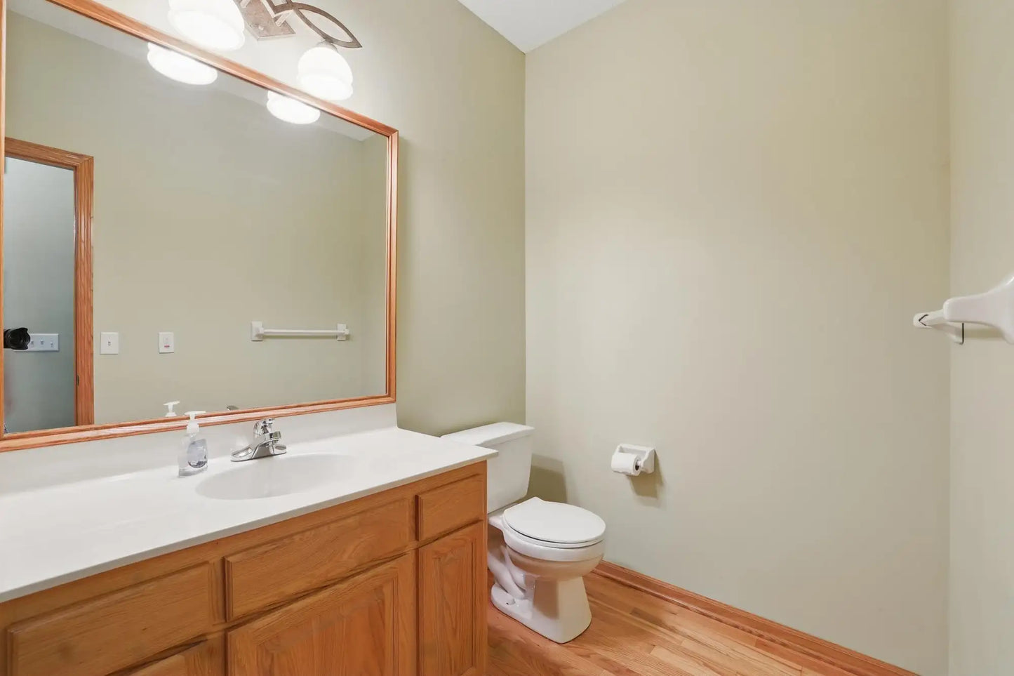 1191 Sterling Circle, Maplewood, MN 55119