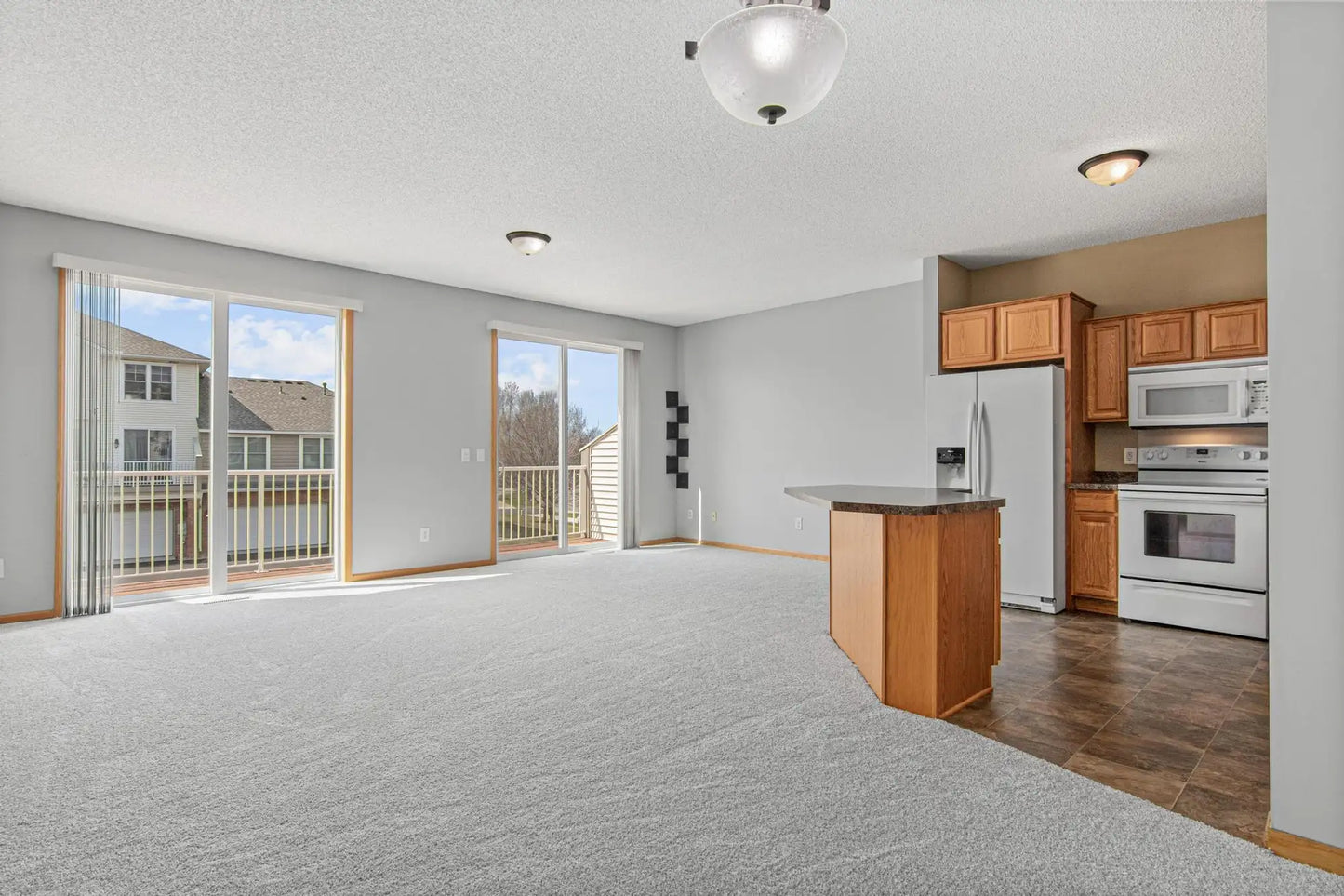 20031 Heritage Drive, Lakeville, MN 55044