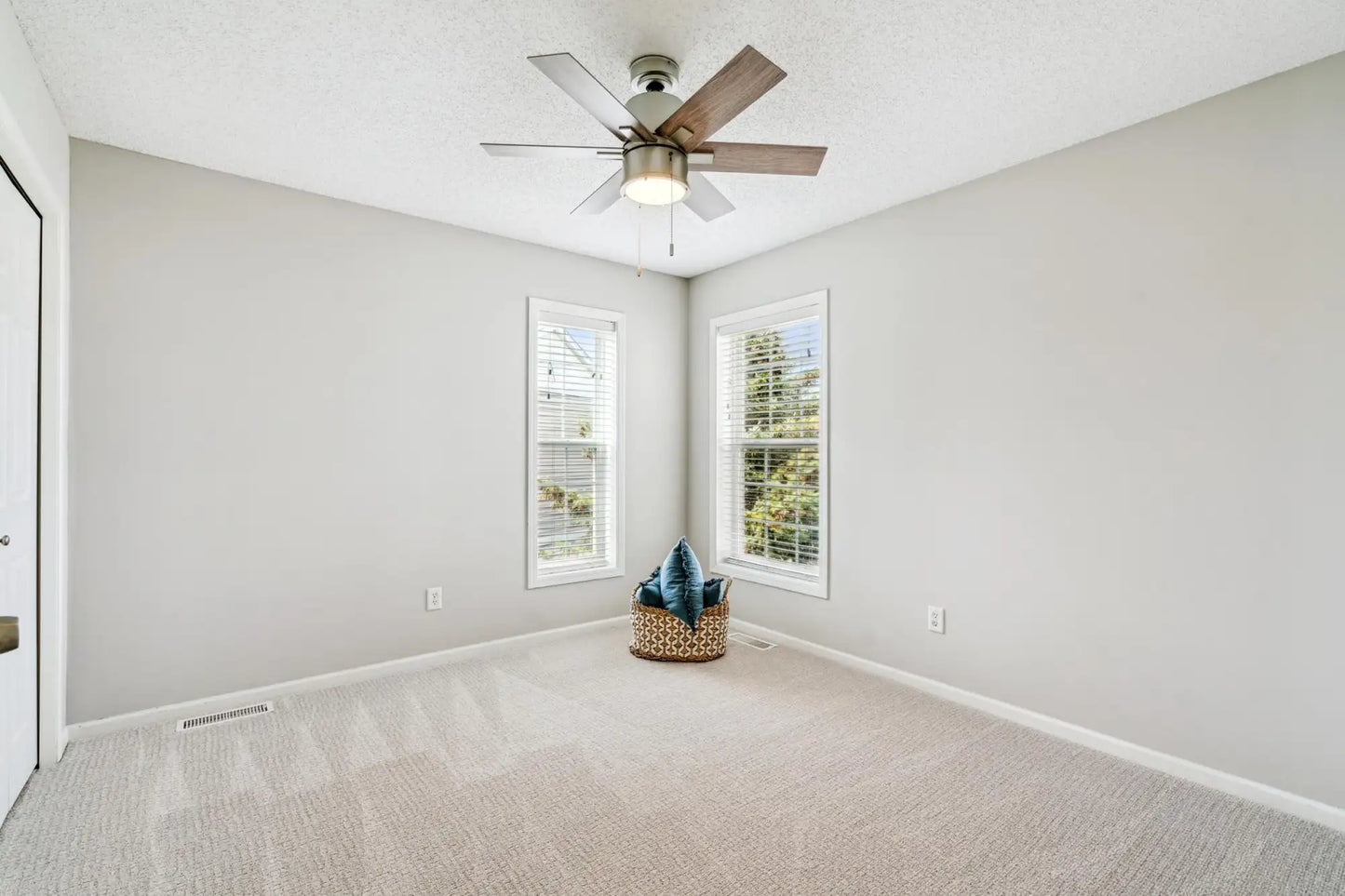 2115 Saint Johns Court, Woodbury, MN 55129