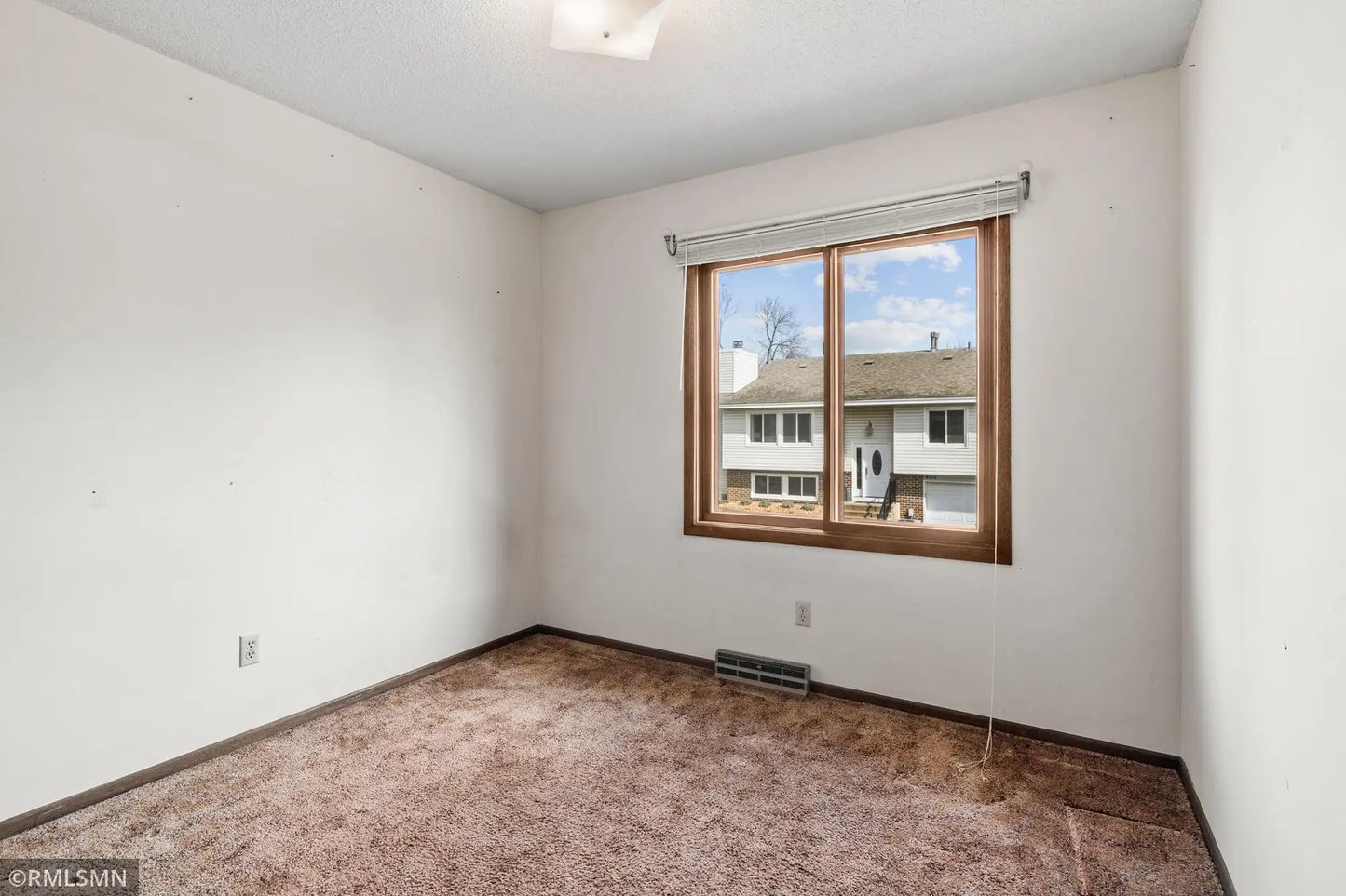 4307 Evergreen Drive, Vadnais Heights, MN 55127