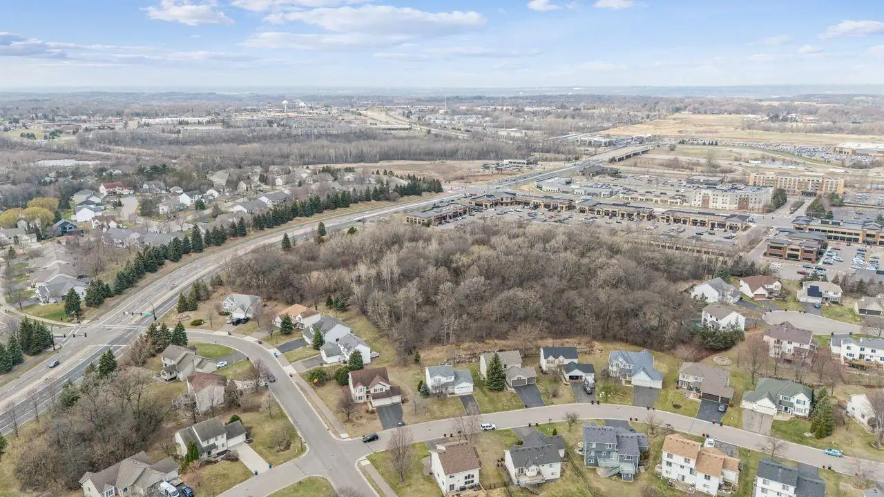 688 Falcon Ridge Road, Woodbury, MN 55125