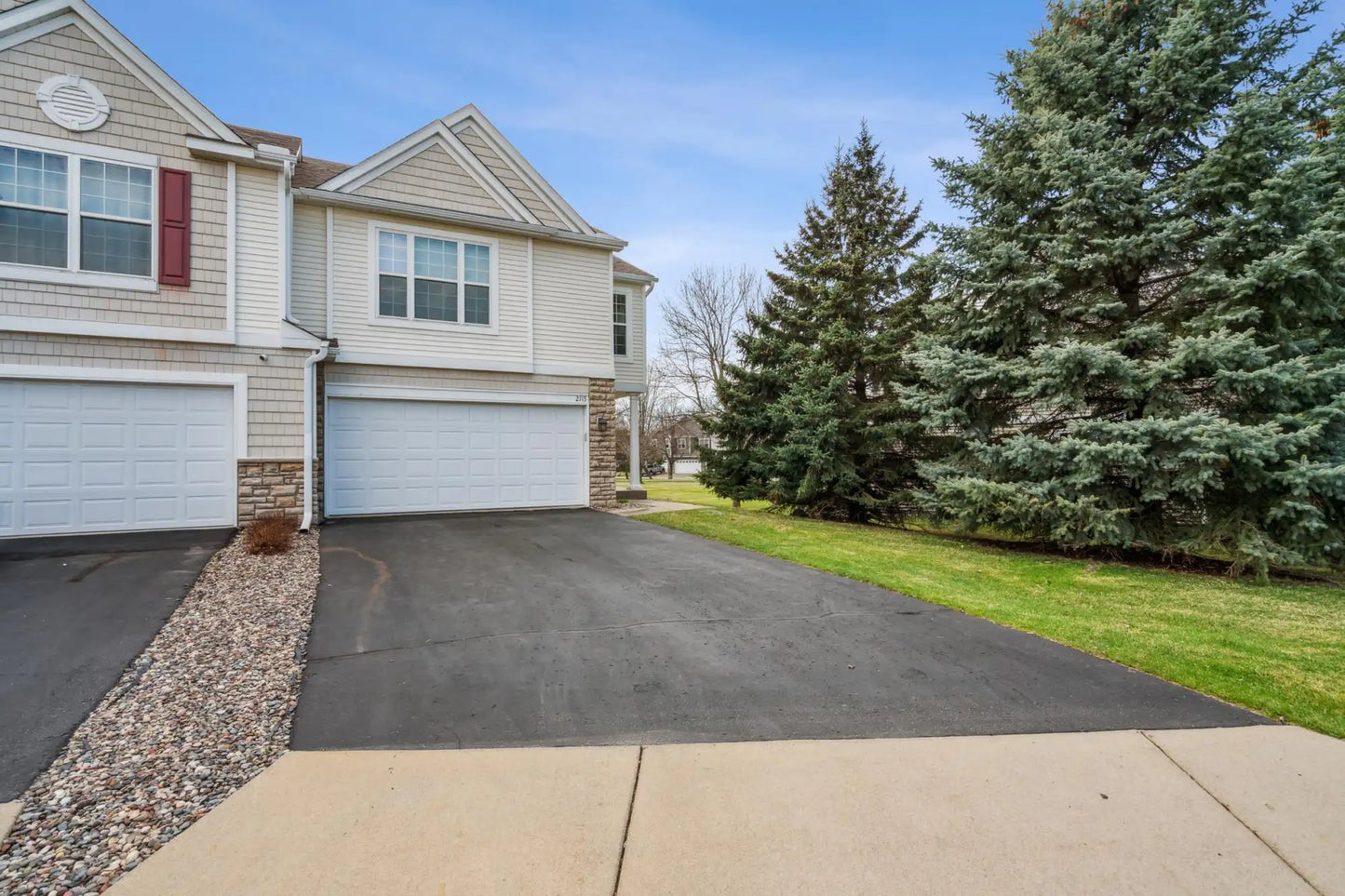 2115 Saint Johns Court, Woodbury, MN 55129