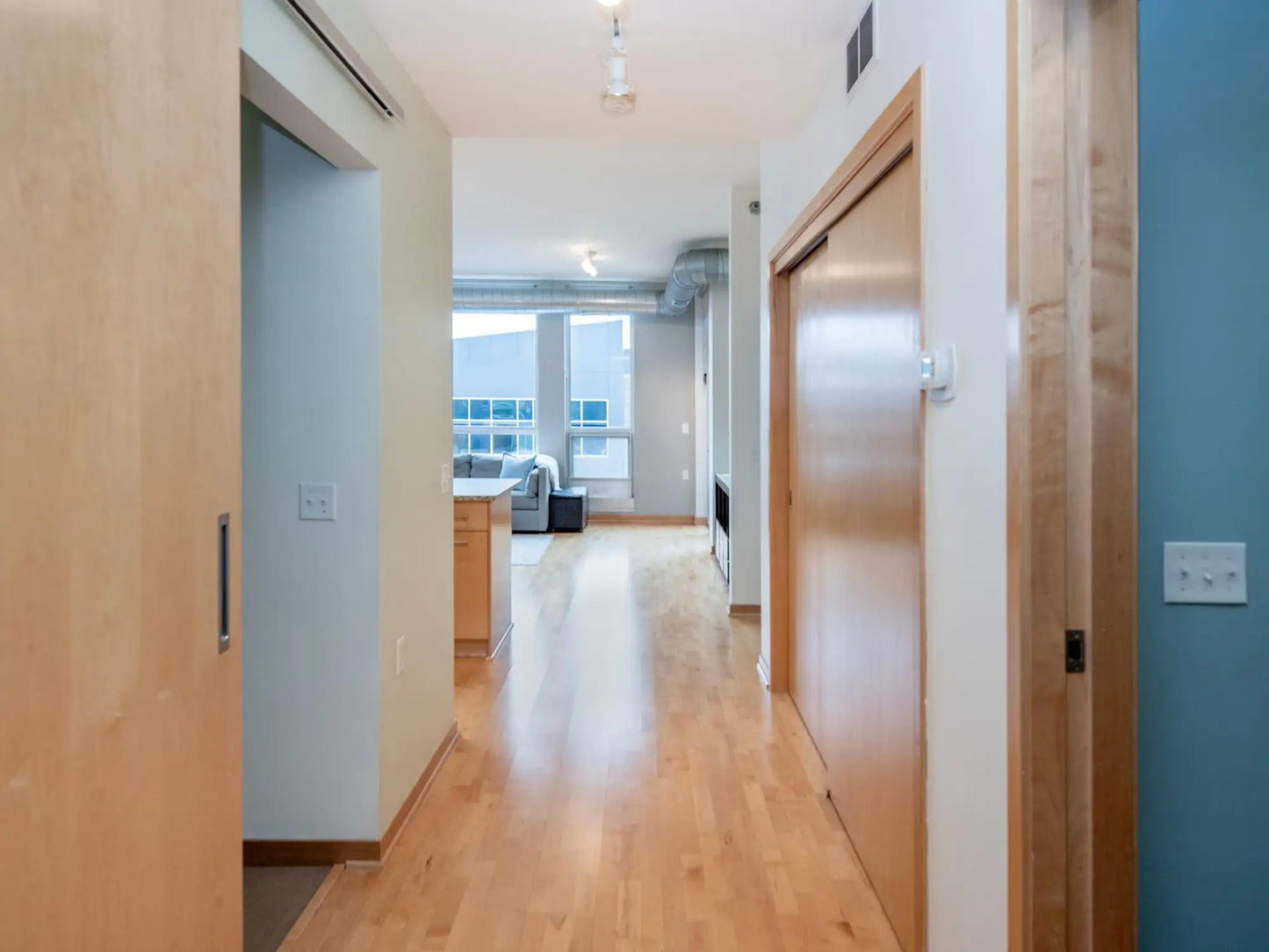 1211 Lagoon Avenue, Minneapolis, MN 55408