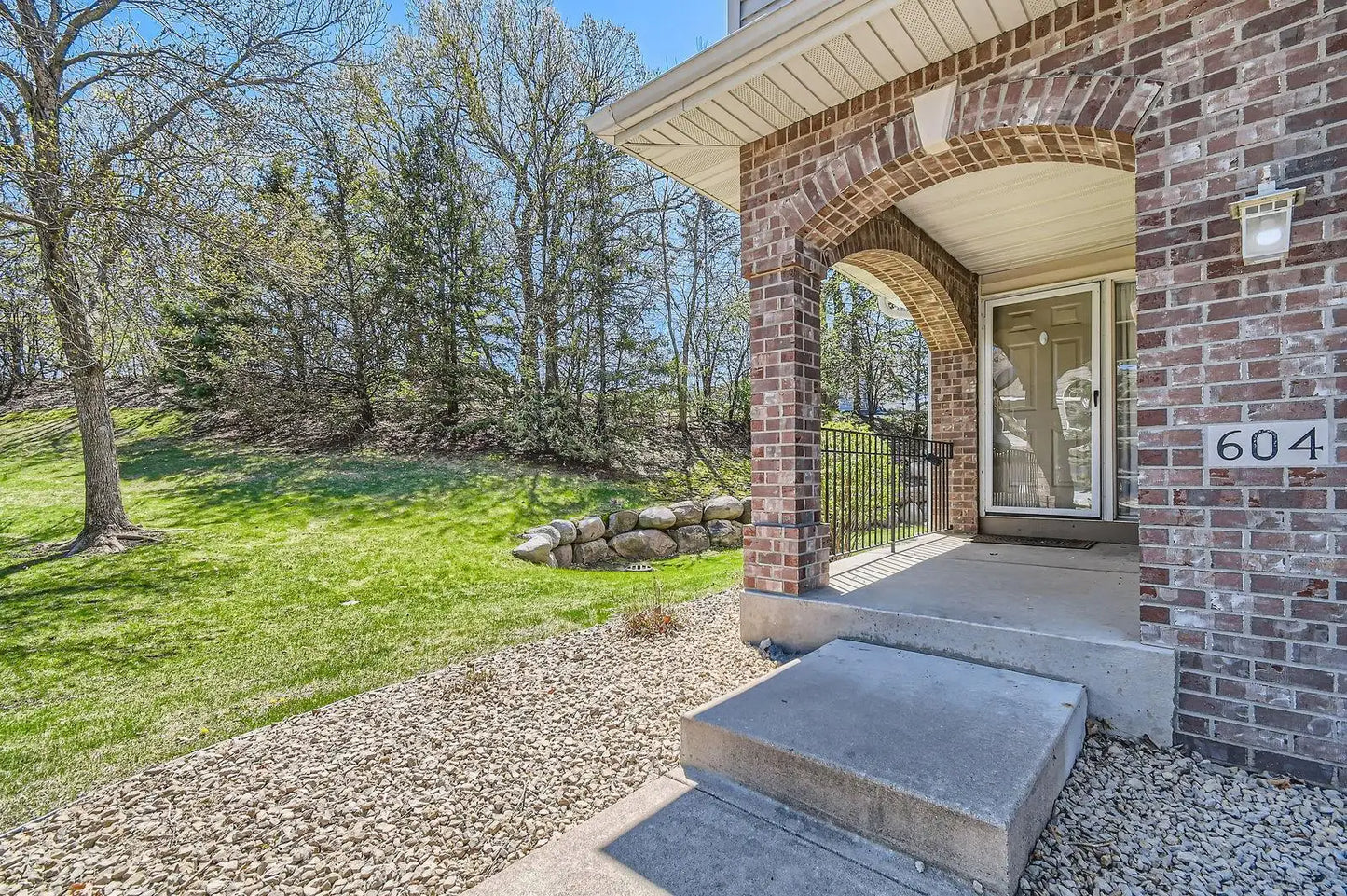 604 Crane Creek Lane, Eagan, MN 55121