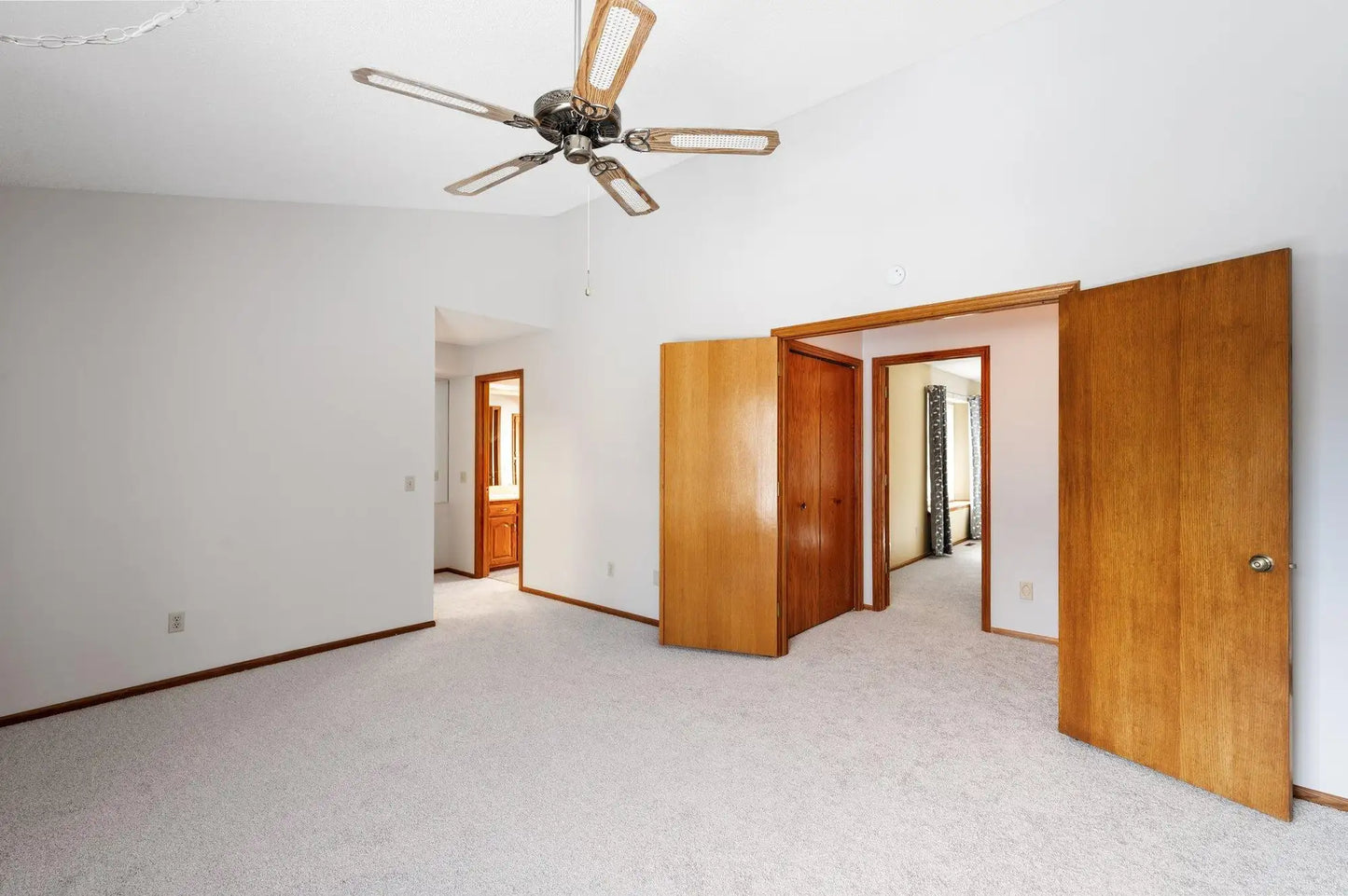 997 Hill Court, Shoreview, MN 55126