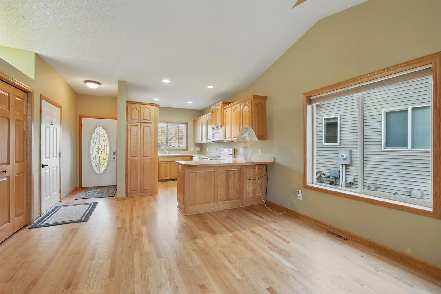 1191 Sterling Circle, Maplewood, MN 55119