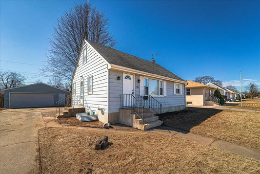 115 Spruce Street, South Saint Paul, MN 55075