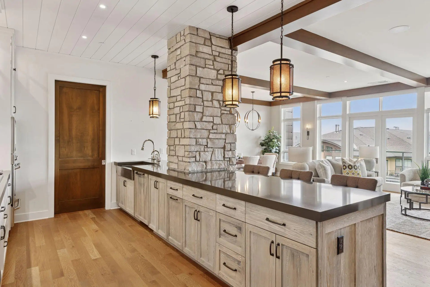 875 Lake Street, Wayzata, MN 55391