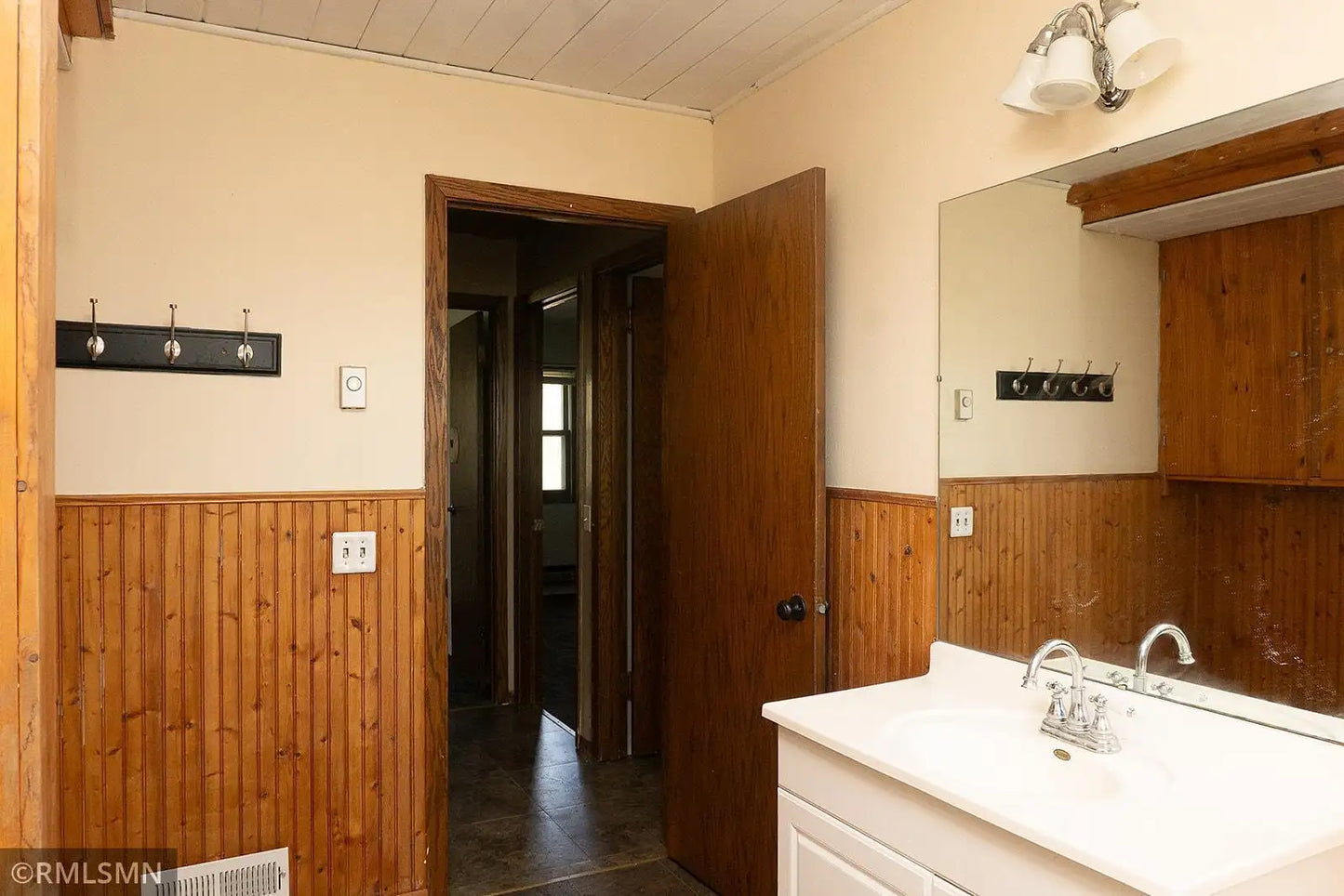 14209 County Road 75 , Silver Creek Twp, MN 55362