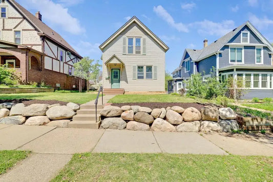 713 Magnolia Avenue, Saint Paul, MN 55106