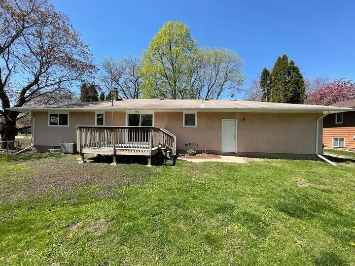 69 Langer Circle, West Saint Paul, MN 55118